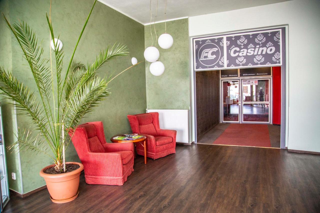 Hotel S-Centrum Decin Eksteriør billede