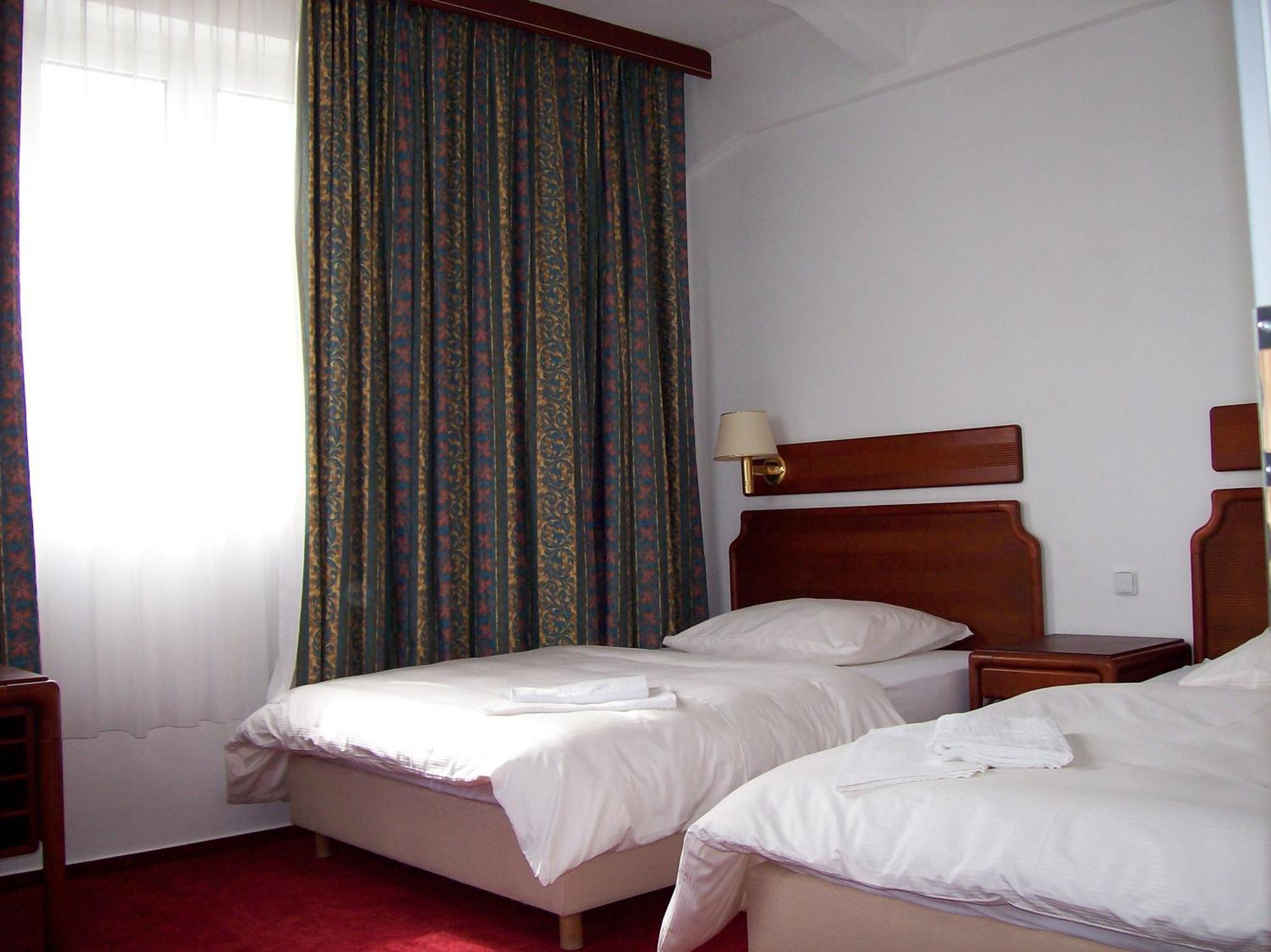 Hotel S-Centrum Decin Eksteriør billede